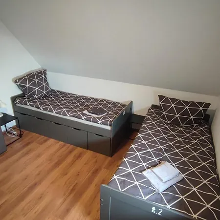 Boardinghouse Hef Finkenweg 홈스테이 *